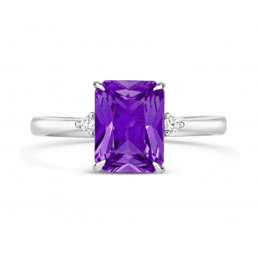 18ct white gold Emerald cut Amethyst ring 