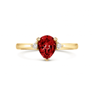 18ct Yellow gold Pear shaped Garnet ring